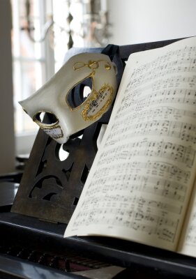 Muzieknoten en masker