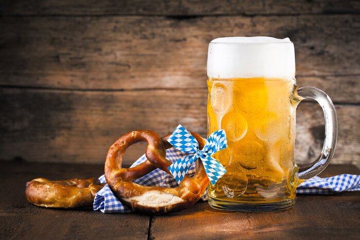 Poster Oktoberfest bier op een rustieke achtergrond