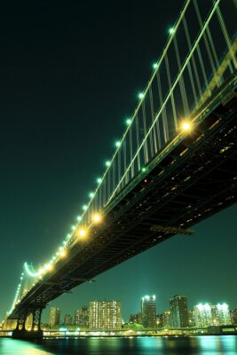 Onderaanzicht van de Manhattan Bridge