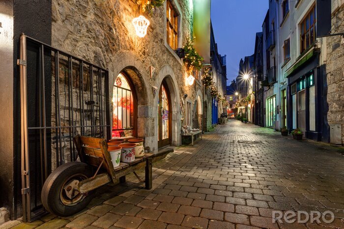Poster Oude stad straat 's nachts