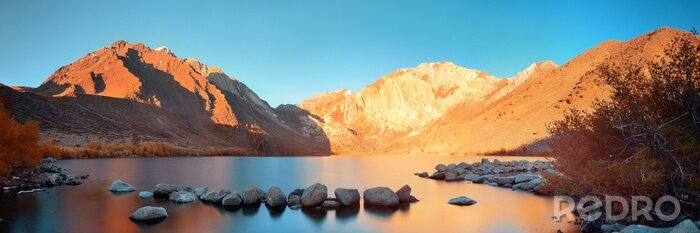 Poster Panorama van bergen en blauwe hemel