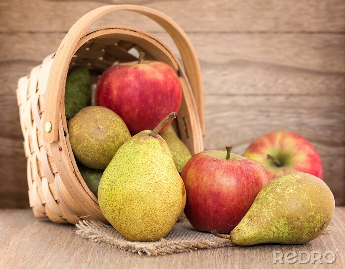 Poster Peren en appels op houten tafel