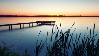 Pier in de avondhemel