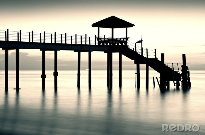 Poster Pier met trappen naar de zee