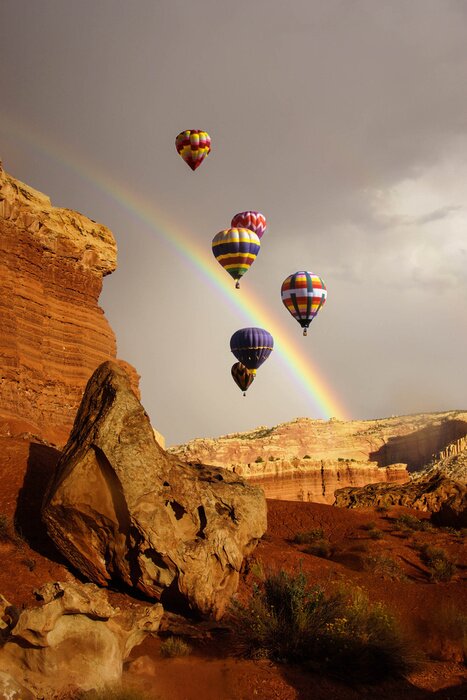 Poster Regenboog en korte dramatische zon