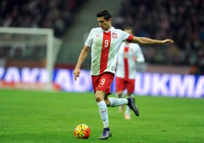 Poster Robert Lewandowski tijdens de wedstrijd van het nationale team