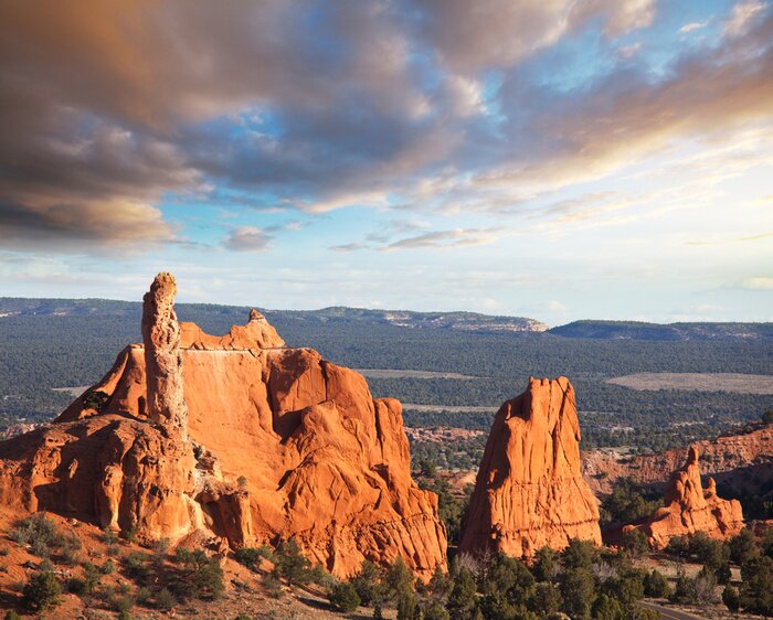 Poster Rotsachtige heuvels in het landschap