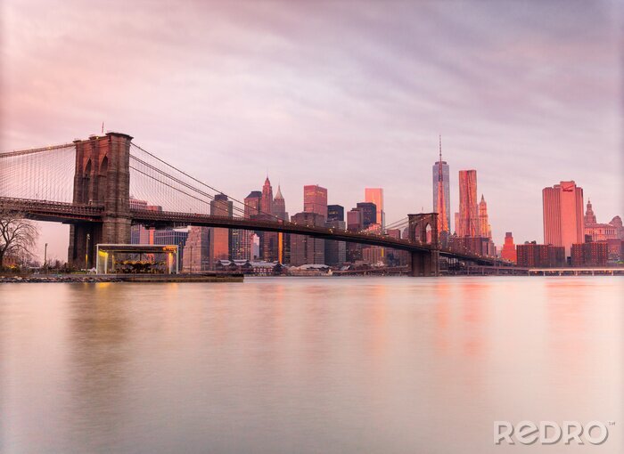 Poster Roze zonsondergang boven Manhattan