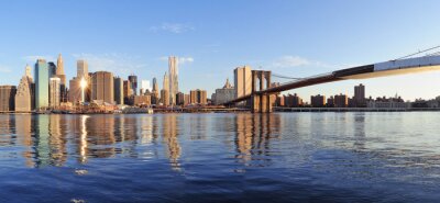 Skyline van een brug in de VS