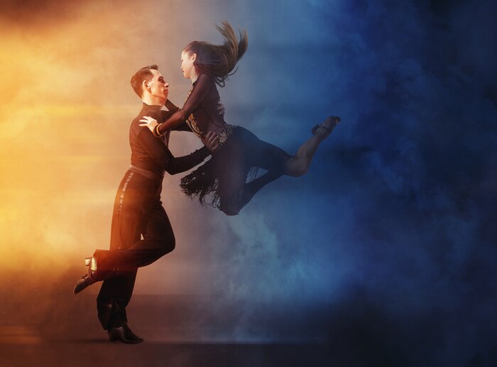 Poster Stijldansen zwevend in de mist