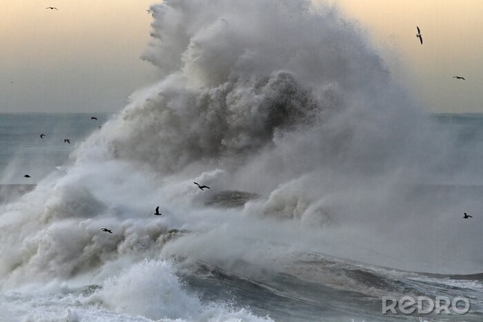 Poster Stormachtige golven bij de zee