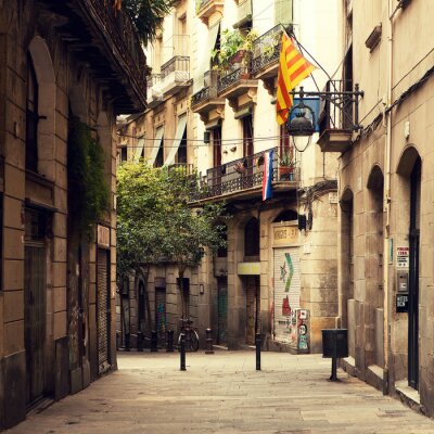 Straat in de Gotische wijk in Barcelona.