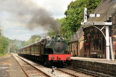 Poster Trein aan een station