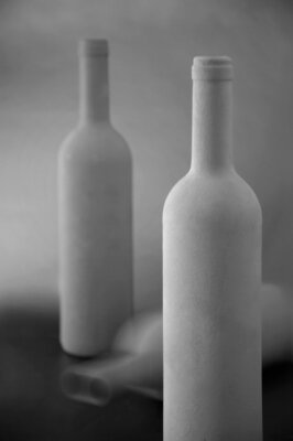 Twee witte flessen