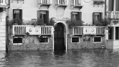 Venetiaanse huizen bij vloed
