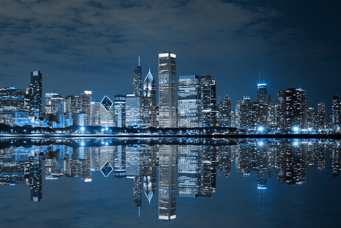 Poster Verlichte wolkenkrabbers van Chicago weerspiegeld in het water 's nachts