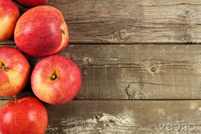 Poster Vers geoogste appels, kant grens op rustieke oude houten achtergrond