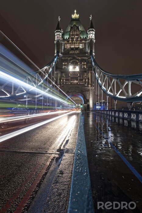 Poster Voertuigverlichting op de Tower Bridge