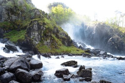 Waterval, mist en groen
