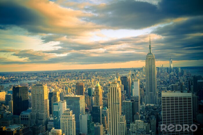 Poster Wolken boven de skyline van New York