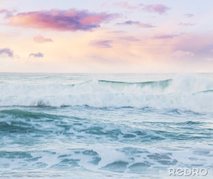 Poster Zeegezicht van de de zomer het oceaan bewolkte zonsopgang