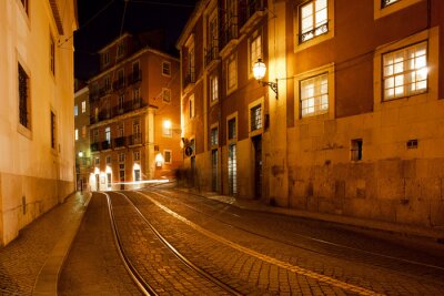 Poster Zijstraat van Portugal 's nachts