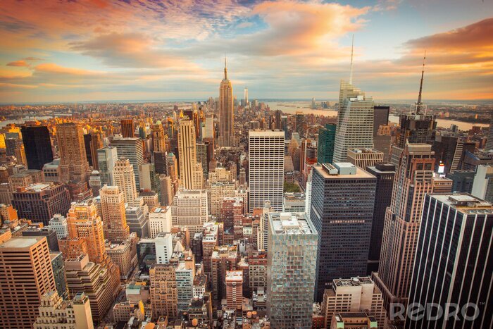 Poster Zonsondergang in New York City Manhattan vanuit de lucht