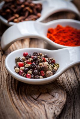 Sticker Droge kruiden in lepel.