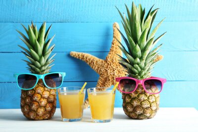 Exotische ananas in zonnebril