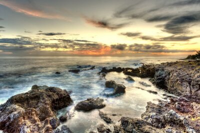 Grijs uitzicht op zee