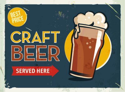 Sticker Grunge retro metalen bord met bier. Glas koud vaartuig donker stout. Uitstekende poster. Road signboard. Ouderwets ontwerp.