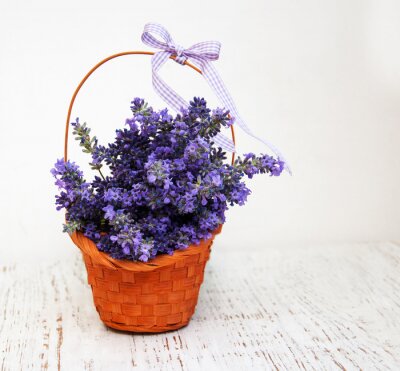 Sticker Lavendel in een rieten mand