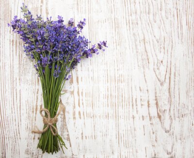 Sticker Lavendel op wit geverfd hout