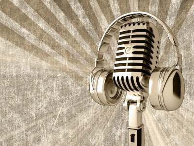 Microfoon met koptelefoon op de oude achtergrond