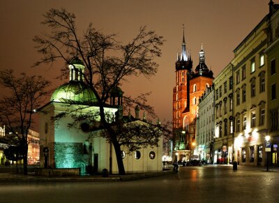Nacht uitzicht van de Grote Markt in Krakau, Polen