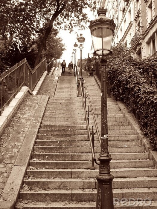 Sticker Parijse straat met trappen in sepia