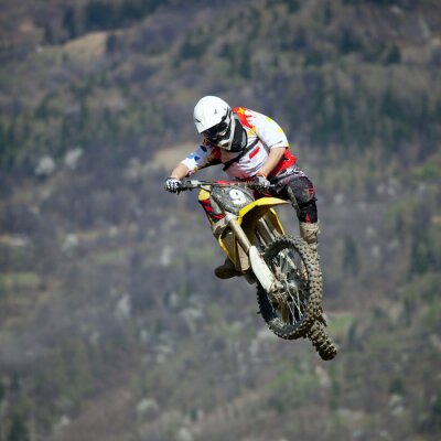 salto con moto da kruis