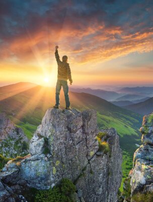 Sticker Silhouet van een kampioen op de bergtop. Actief leven concept.