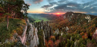 Slowakije berg boslandschap bij de Herfst, Sulov