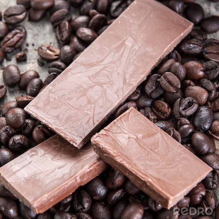 Sticker Stukjes chocolade gerangschikt op koffiebonen