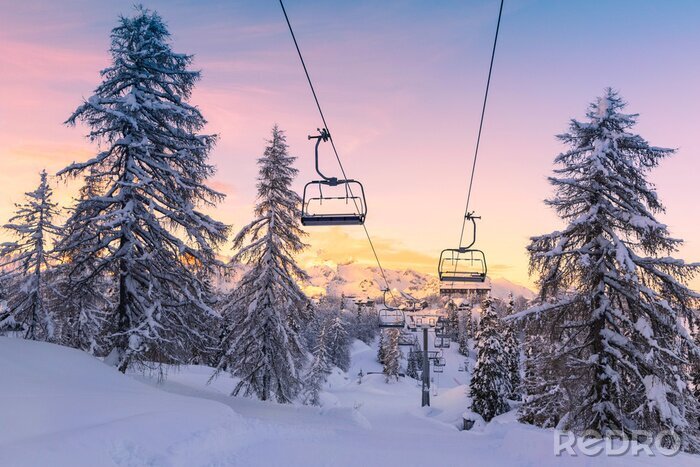 Sticker Winter bergen panorama met pistes en skiliften