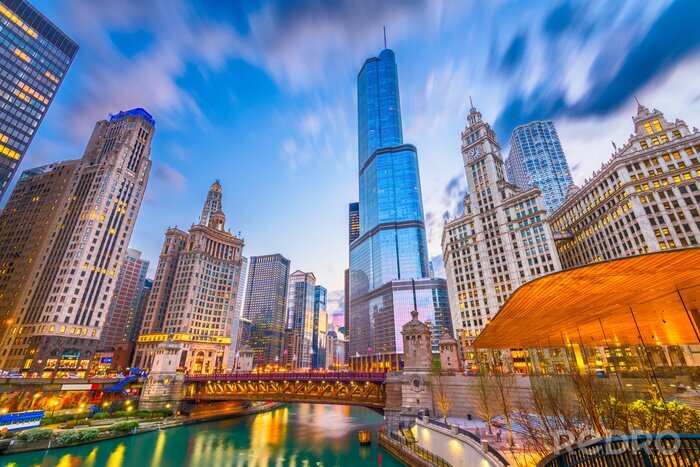Sticker Wolkenkrabbers en brug bij zonsondergang