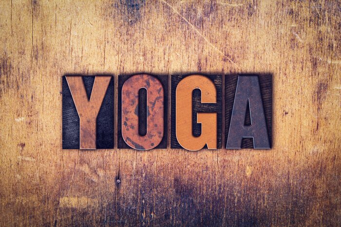 Sticker Yoga Concept Houten Letterzetseltype