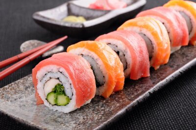 Sticker Zalm en tonijn sushi roll