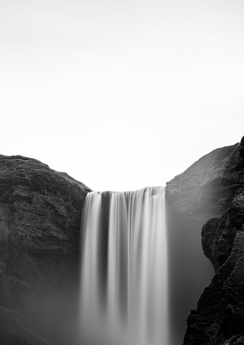 Sticker Zwart-wit landschap met Skogafoss waterval